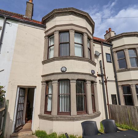 Mayfield Manor Whitby Bagian luar foto