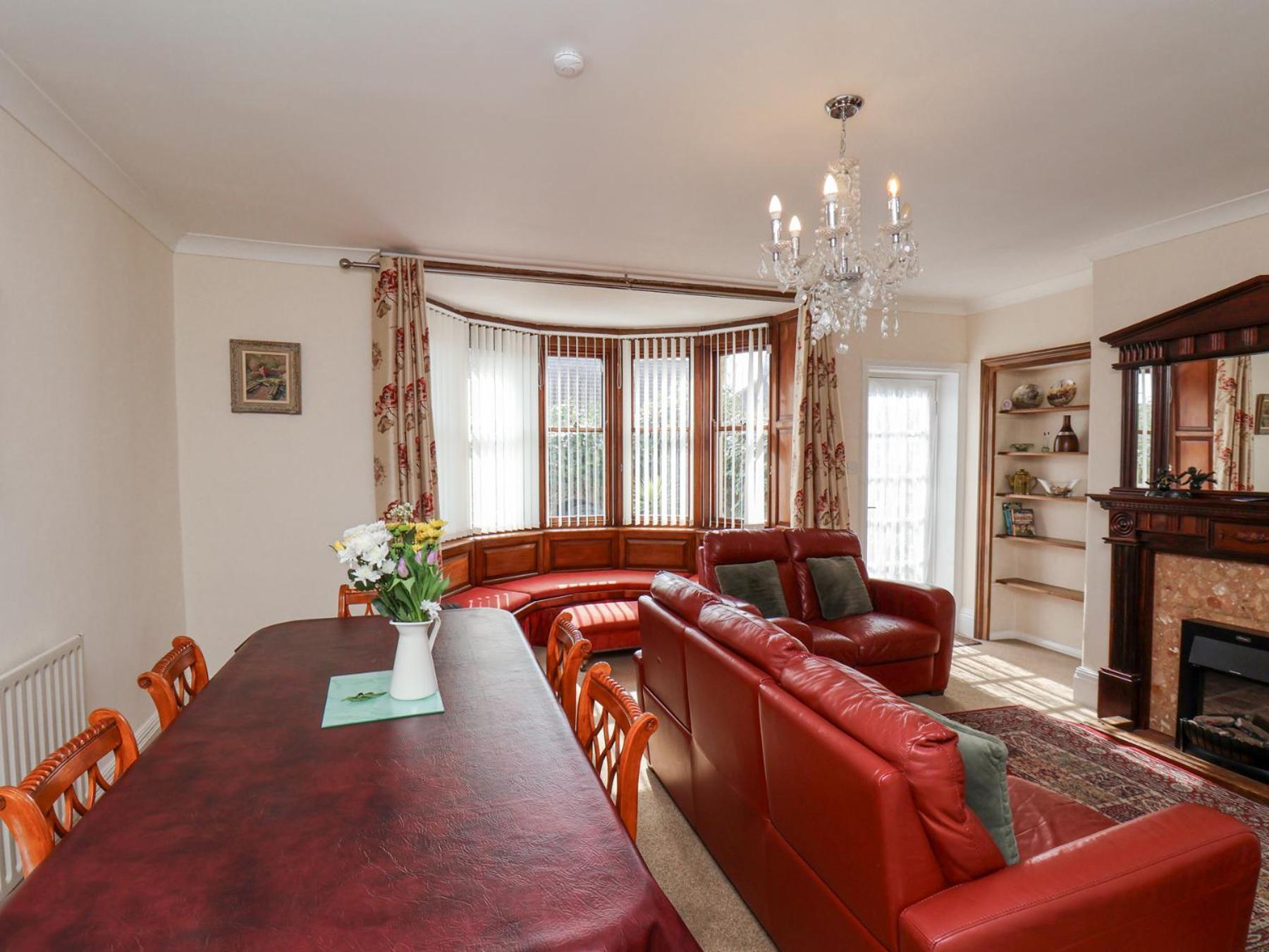 Mayfield Manor Whitby Bagian luar foto
